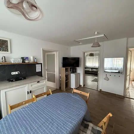 Chill & Pool Retreat Almadi Apartament *