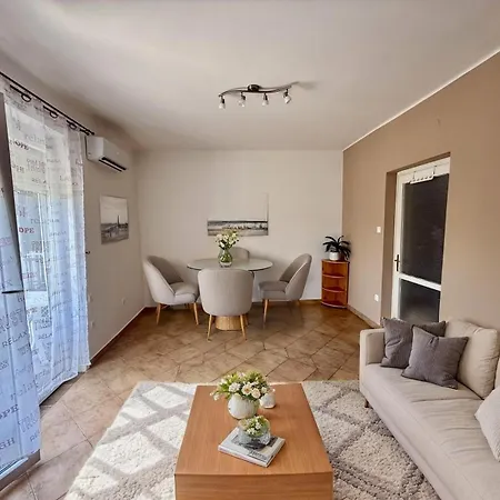 Appartement Chill & Pool Retreat Almadi Balatonalmádi