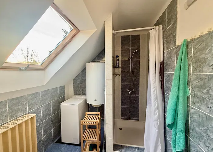 Chill & Pool Retreat Almadi *